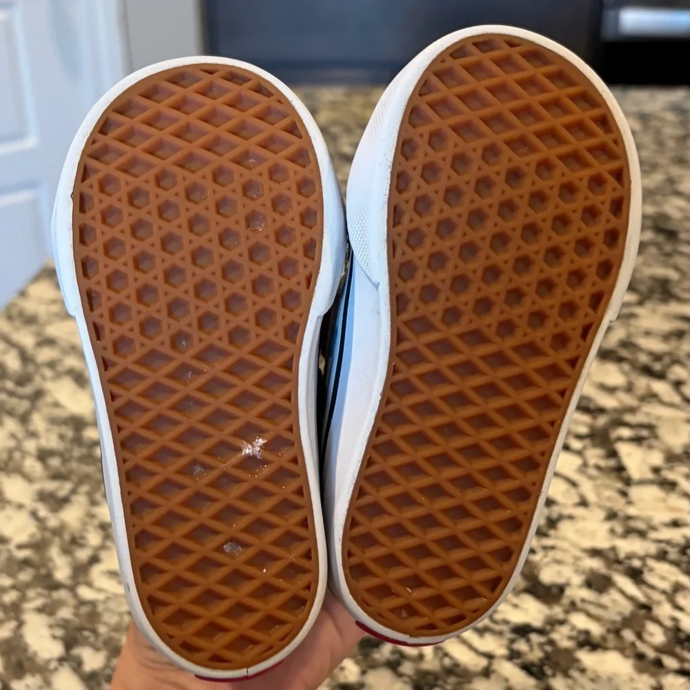 Vans - Picture 4 of 5